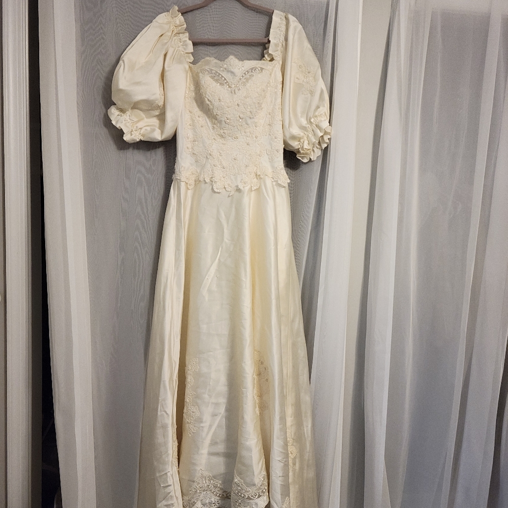 Vintage off the shoulder wedding dress